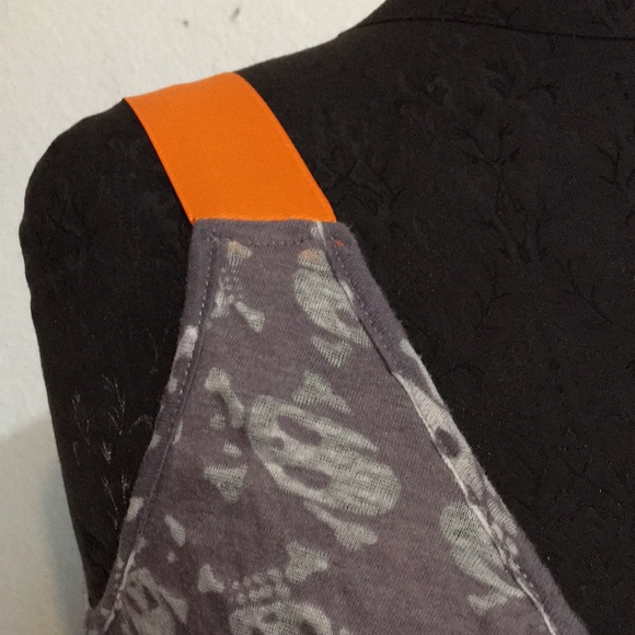 Grey White Skull Tank-top - Picture 6 of 8